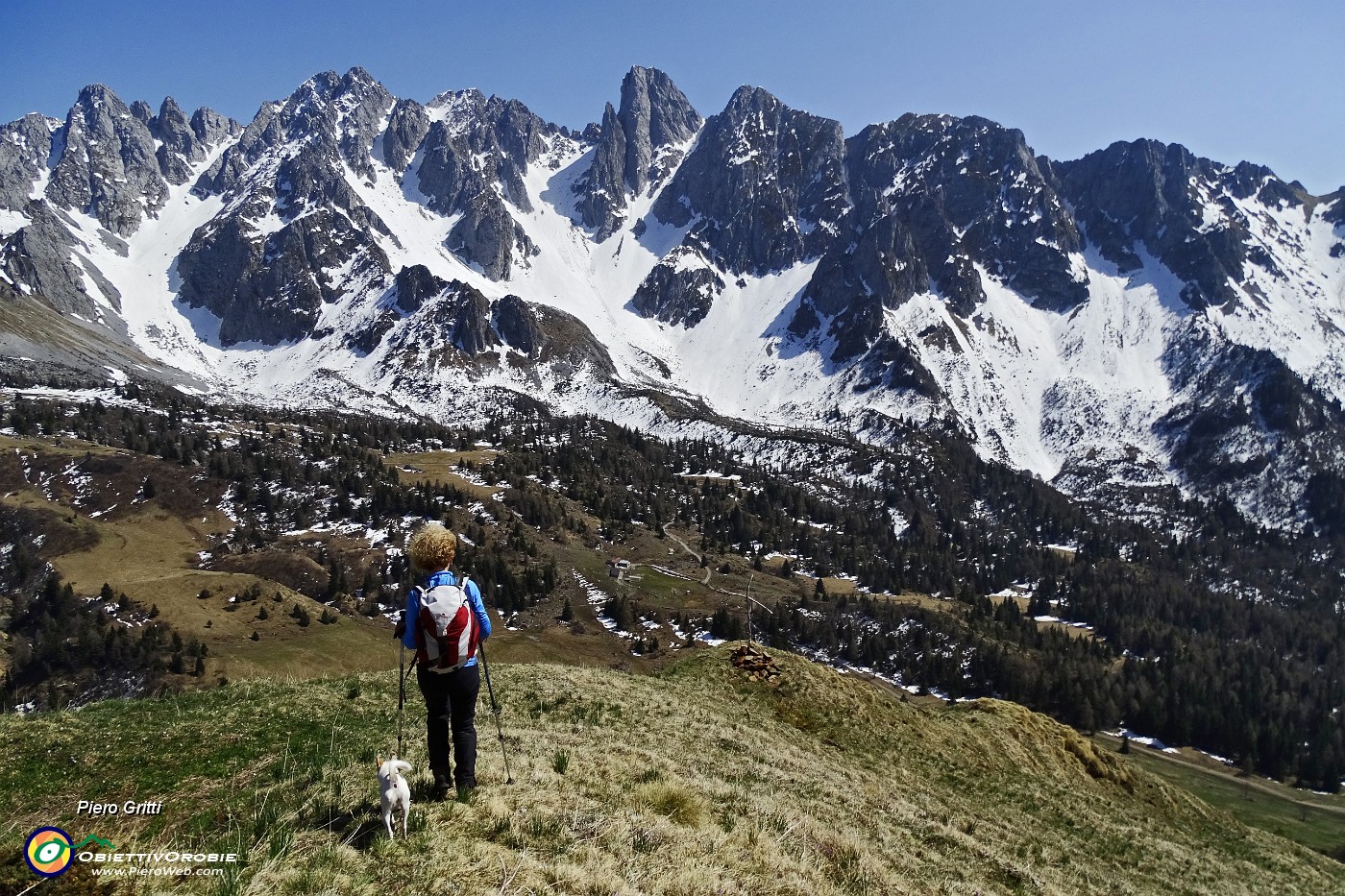 70 Spettacolare vista sui Campelli di Schilpario e sulle Piccole Dolomiti Scalvine.JPG -                                